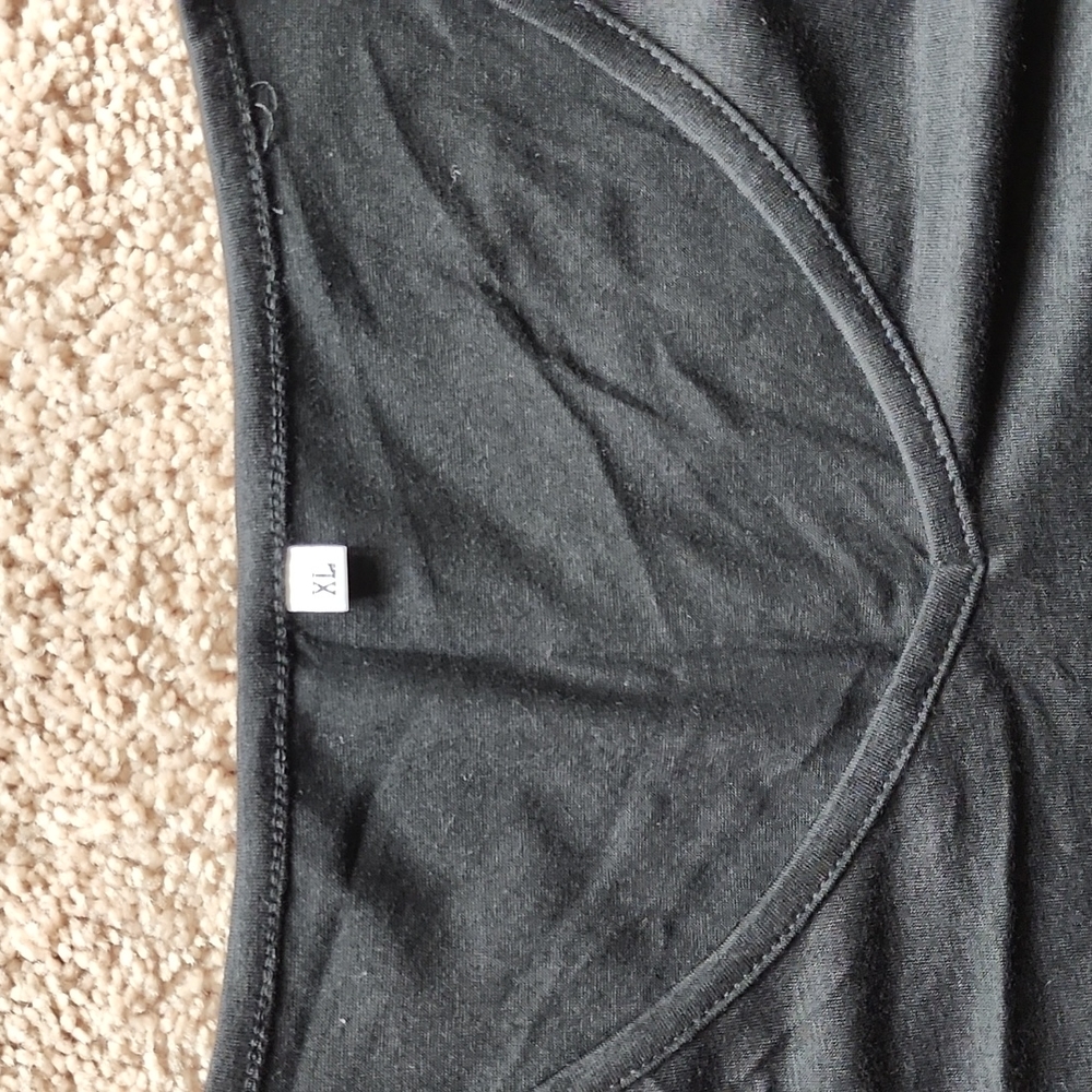 Basic black tee XL - Picture 2 of 4